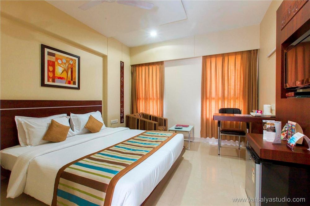 VITS Shalimar Ankleshwar Superior Room 3