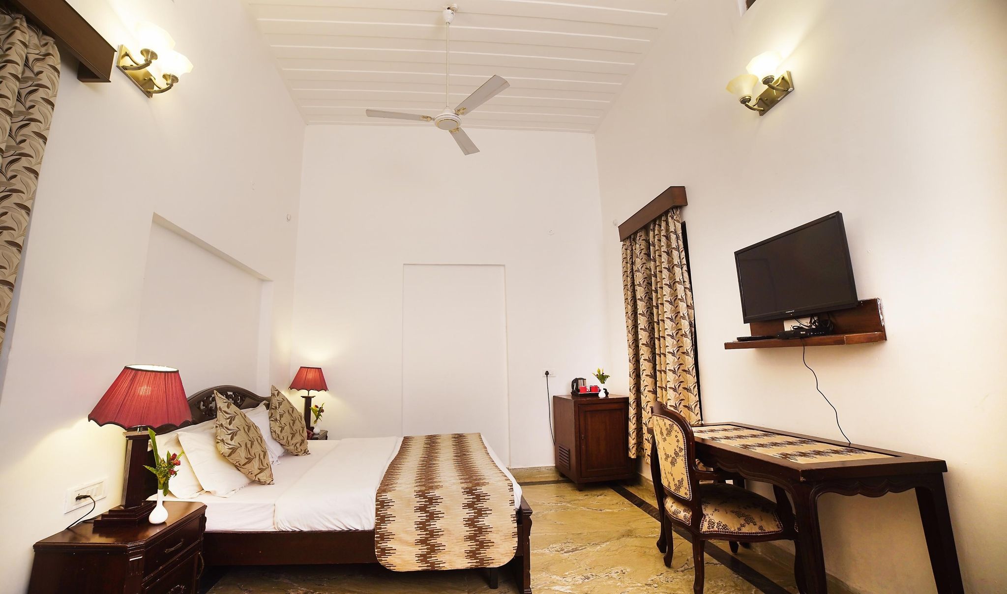 MPT Karnikar Bungalow AC Room 8