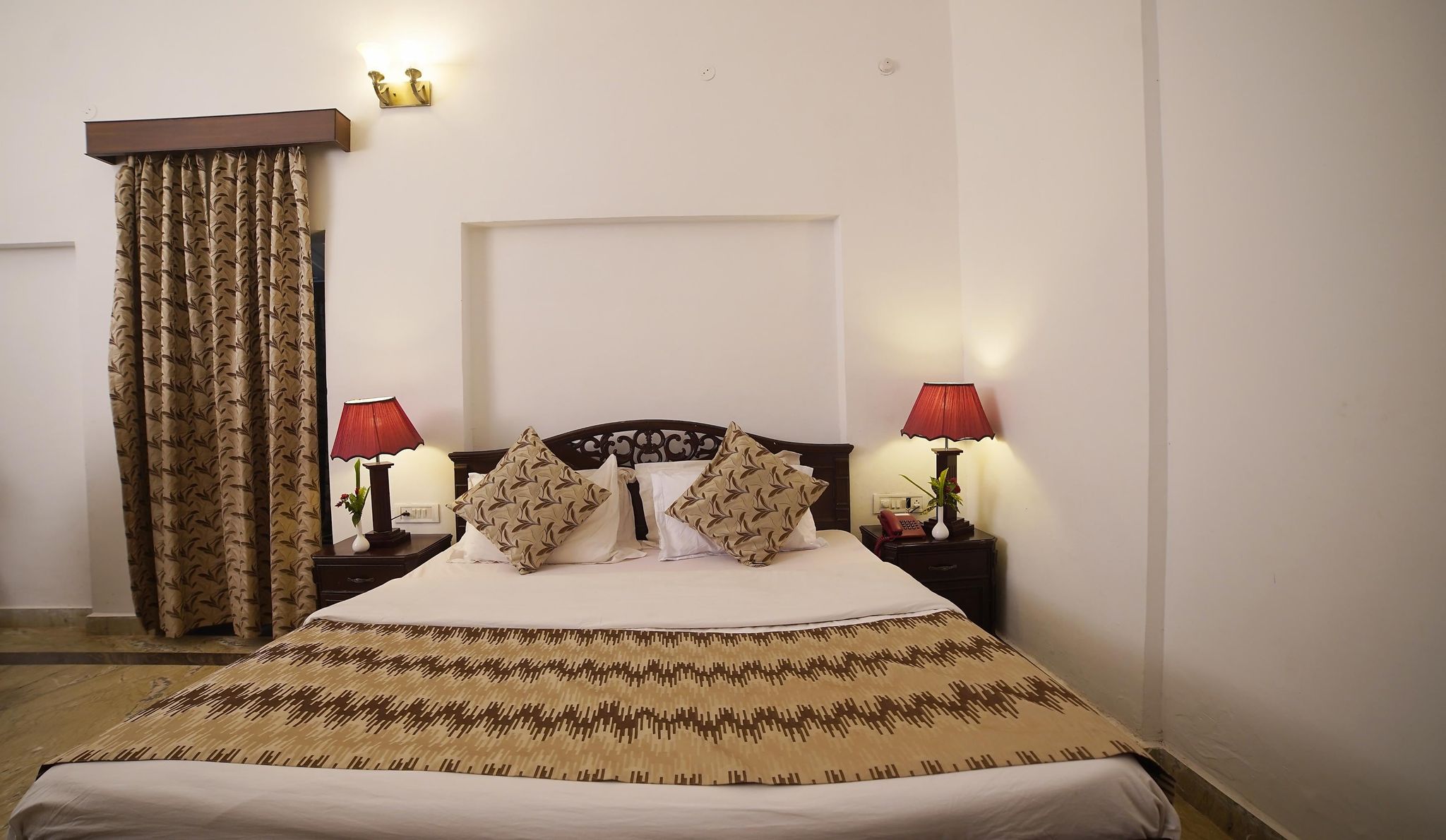 MPT Karnikar Bungalow AC Room 5