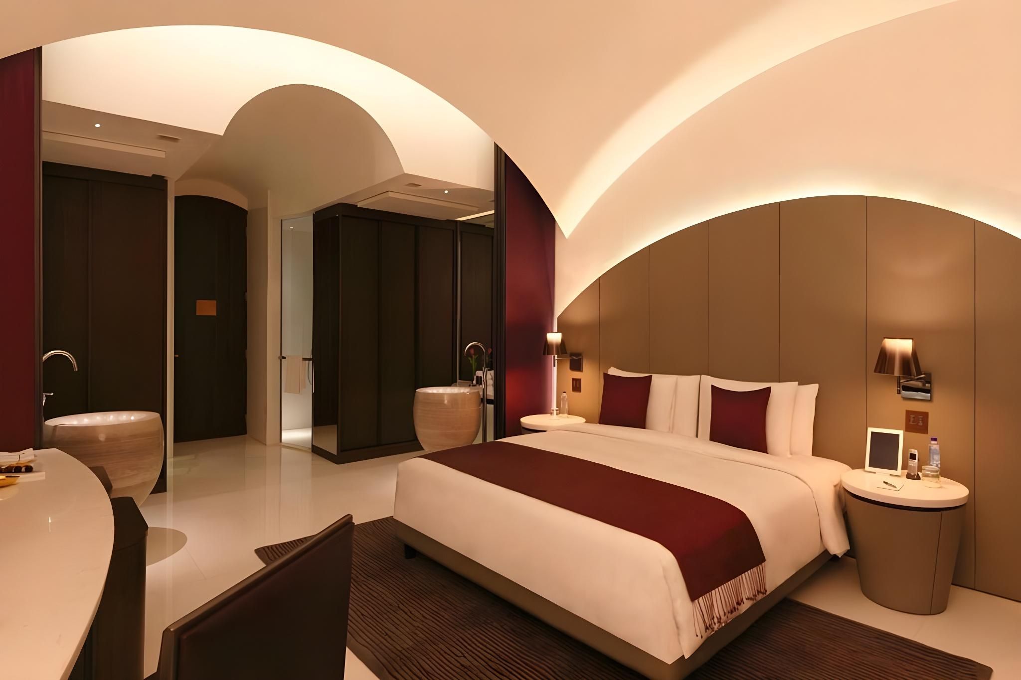 undefined The Roseate New Delhi 9