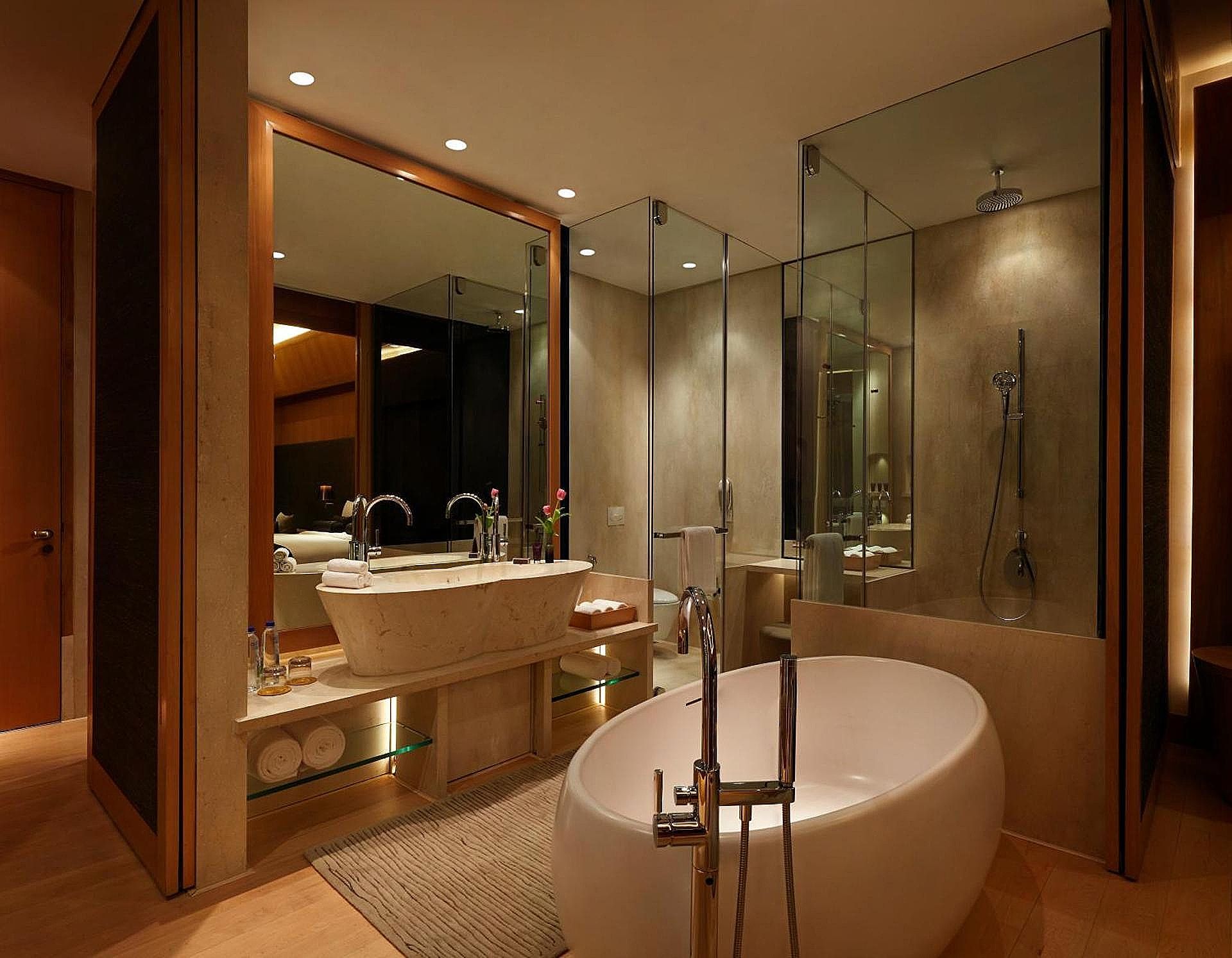 The Roseate Premium Lake View Suite with Bathtub