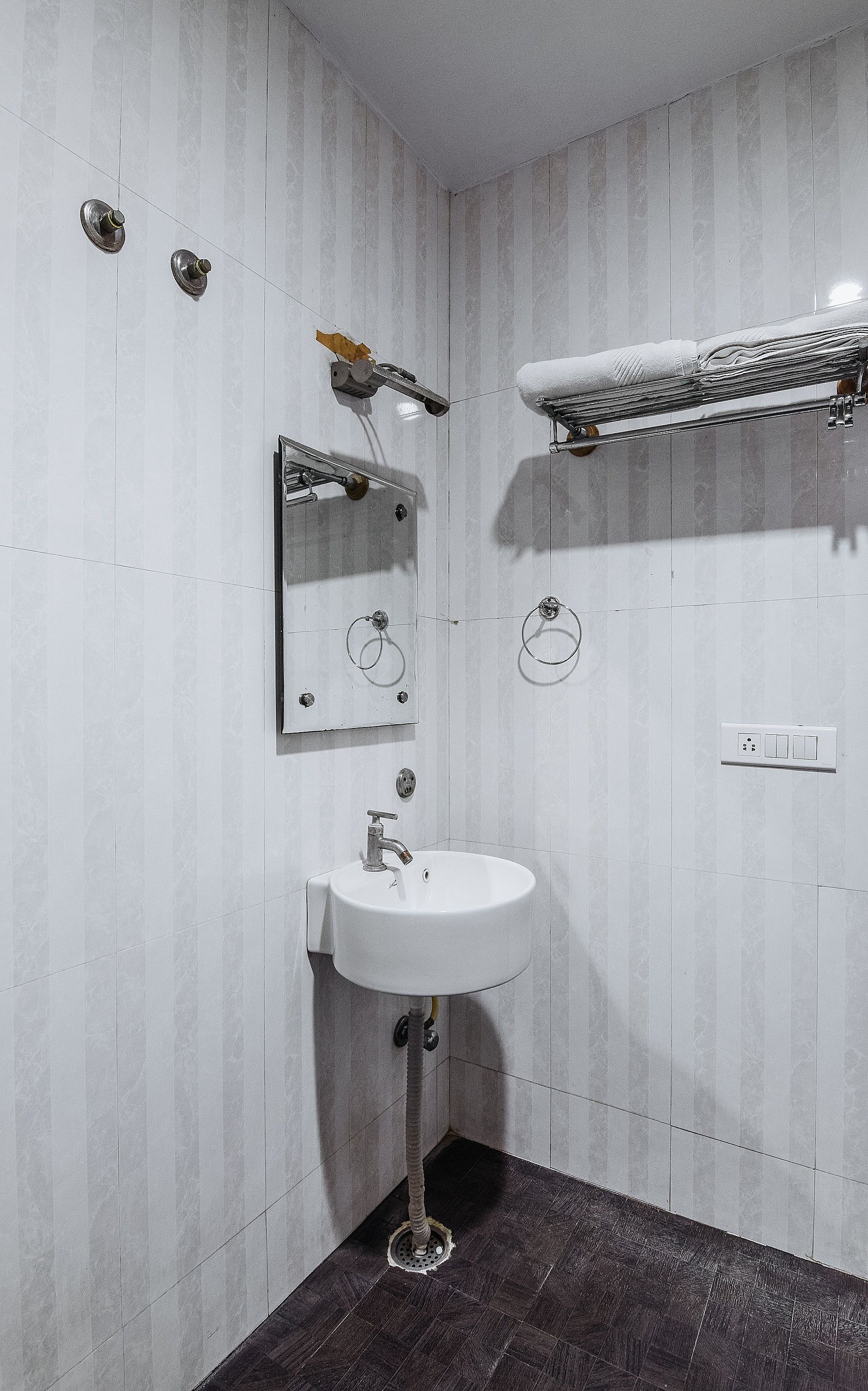 Hotel Royal Shades-Kodihalli Executive Non AC Room 3