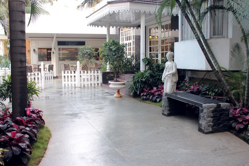 undefined Highgates Hotel 8