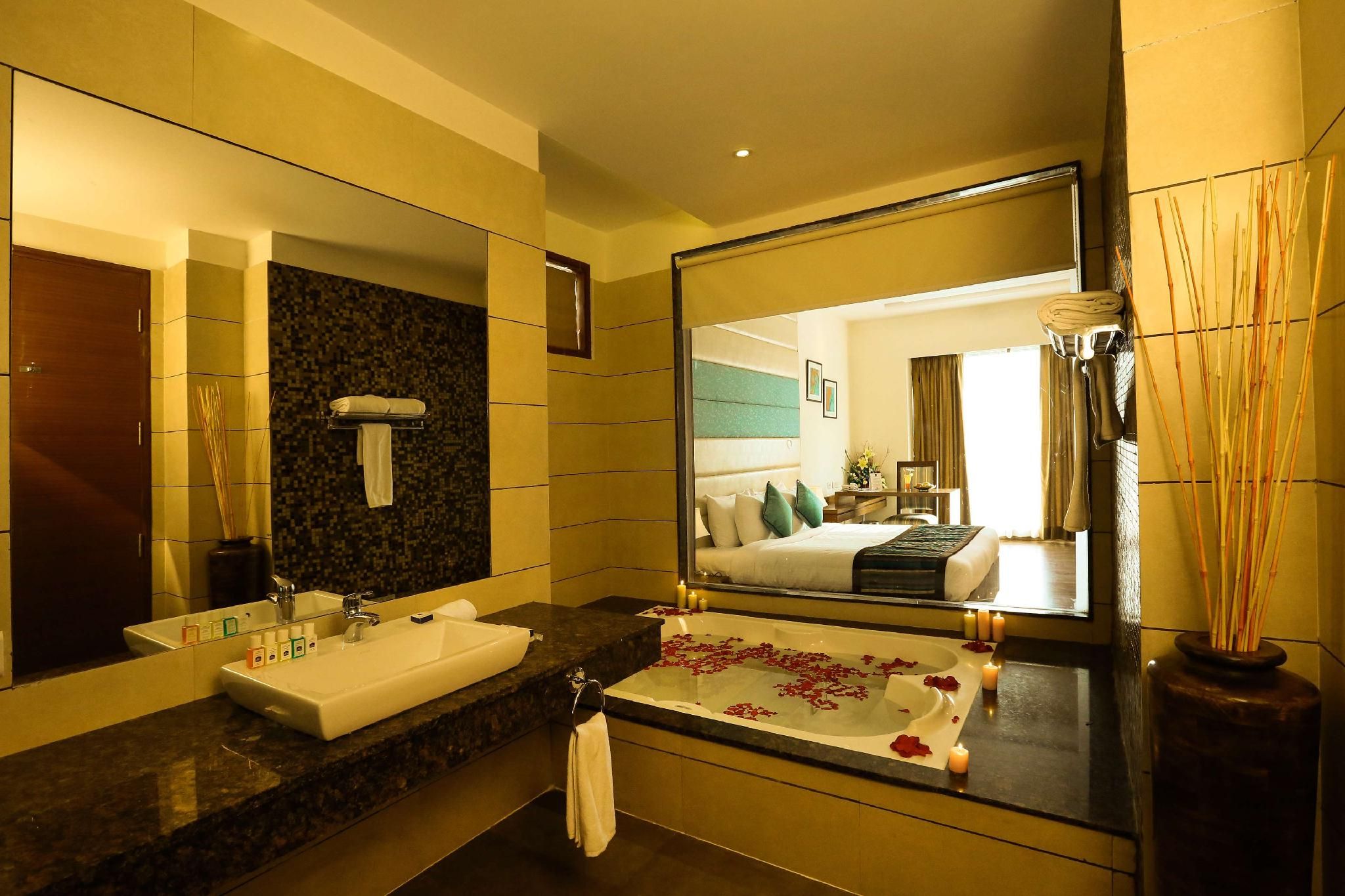 Suite-1 King Bed,Non smoking,Sofabed,Flat Screen Television,Minbar,Coffee Maker,Full Breakfast