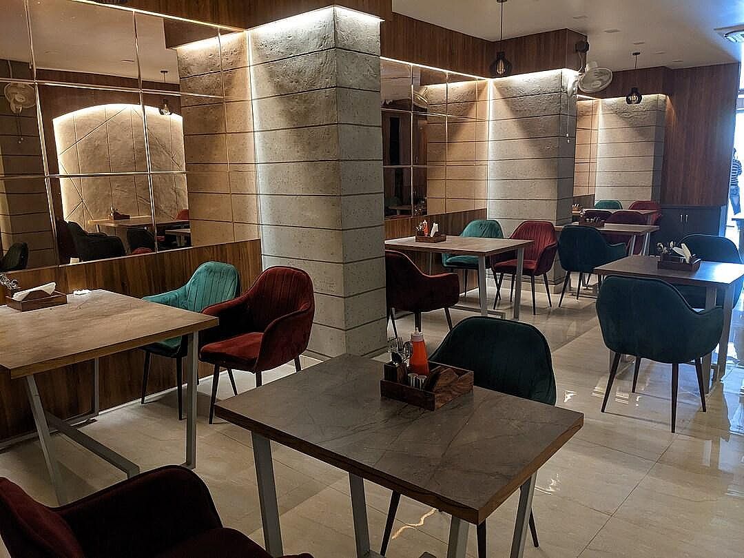 Food & Dining
