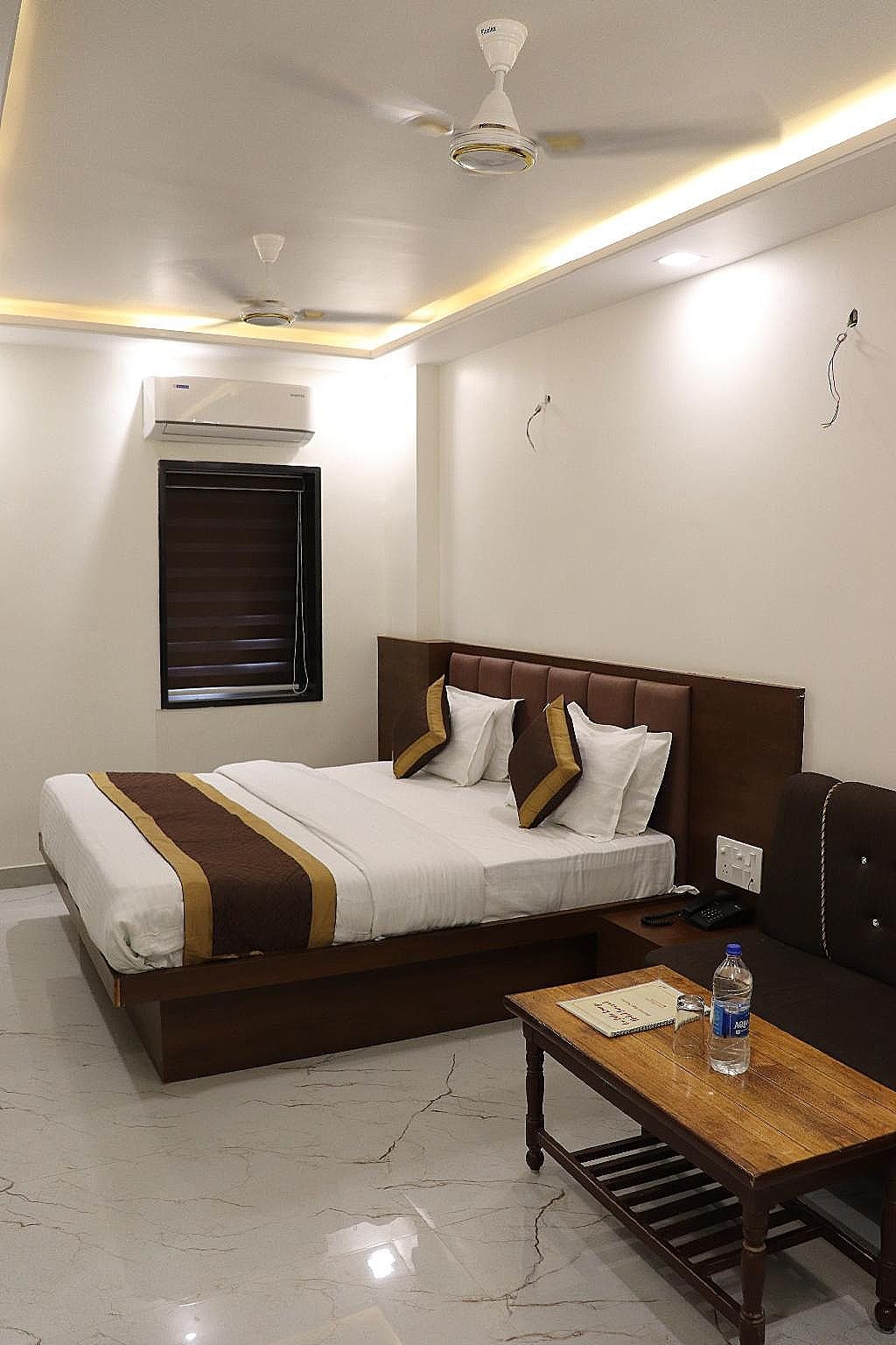 Hotel Samrat Ajmer Deluxe Room 3