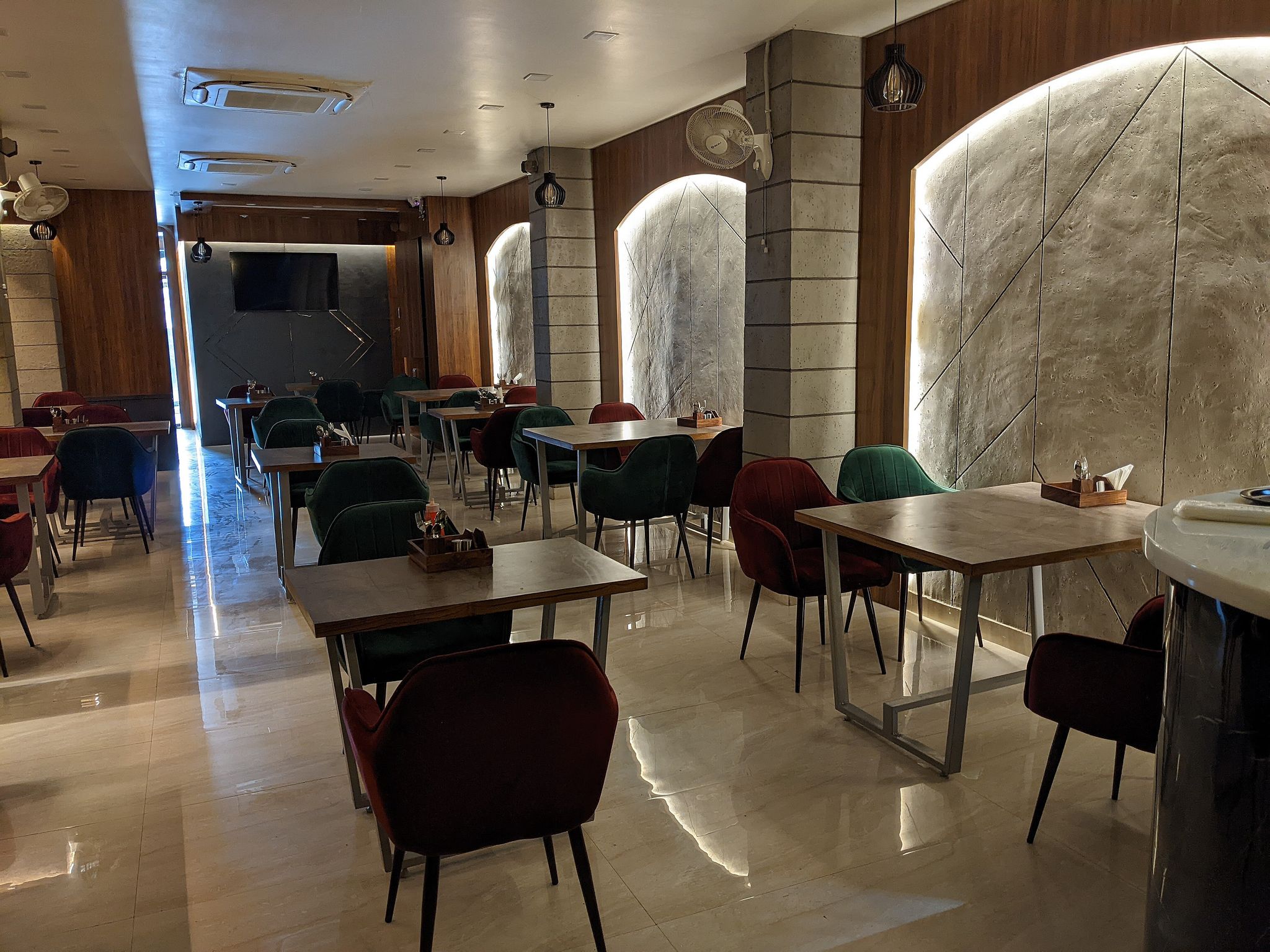 Food & Dining