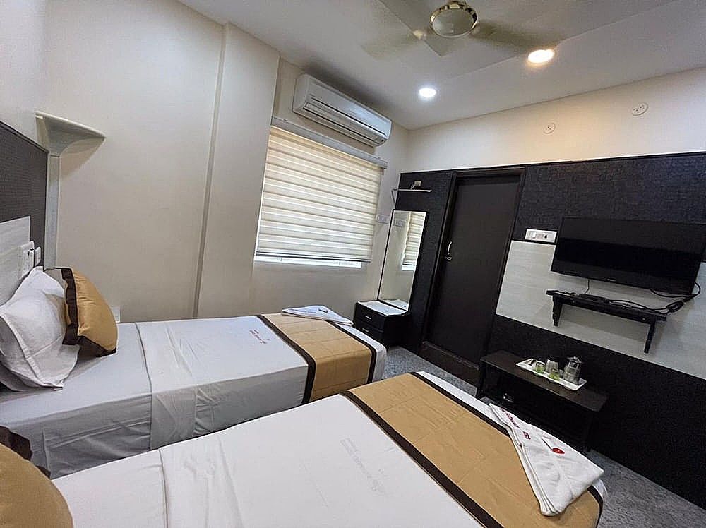 Hotel Rathnavel Towers Standard Double Room 3