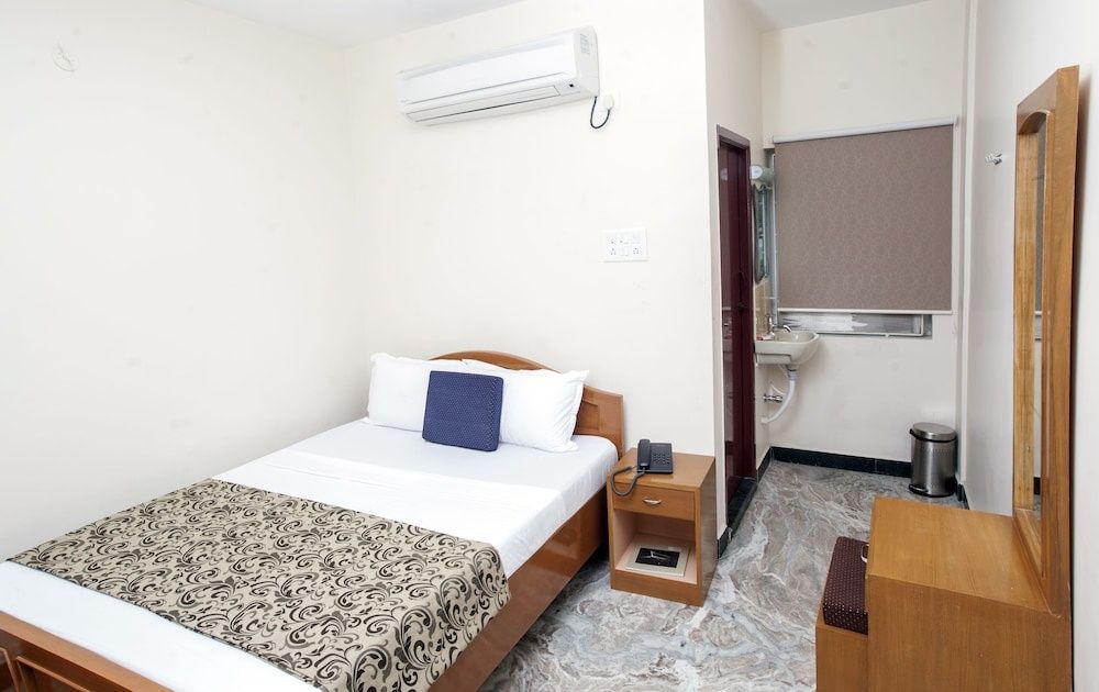 Hotel Rathnavel Towers Standard Double Room 6