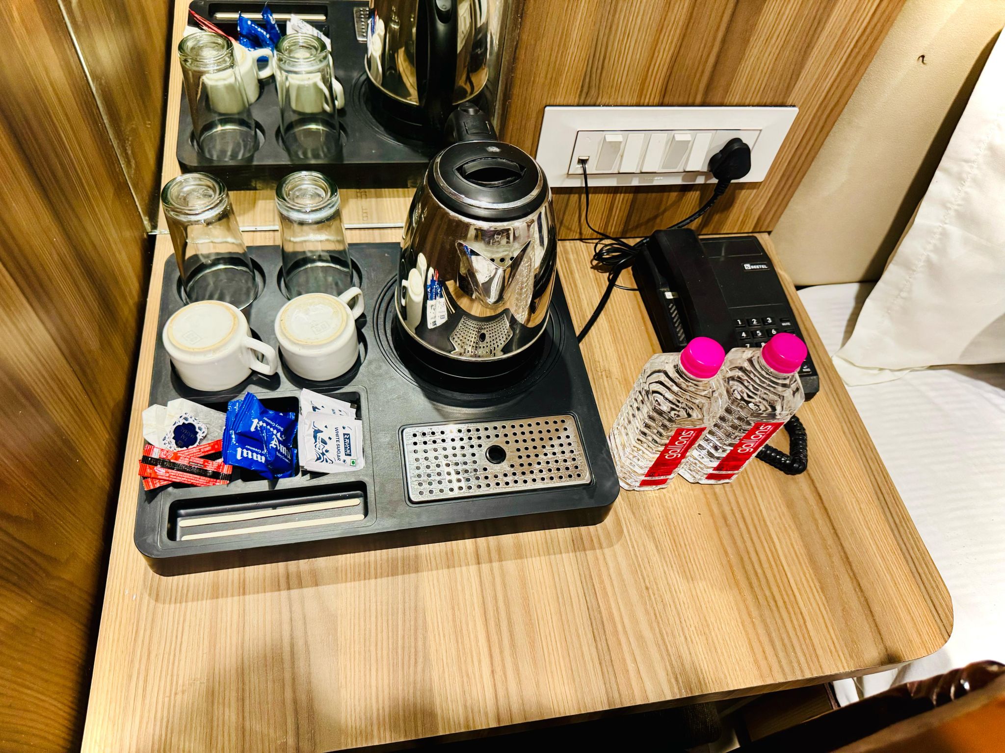 Hotel Grand Continental Deluxe Room 5