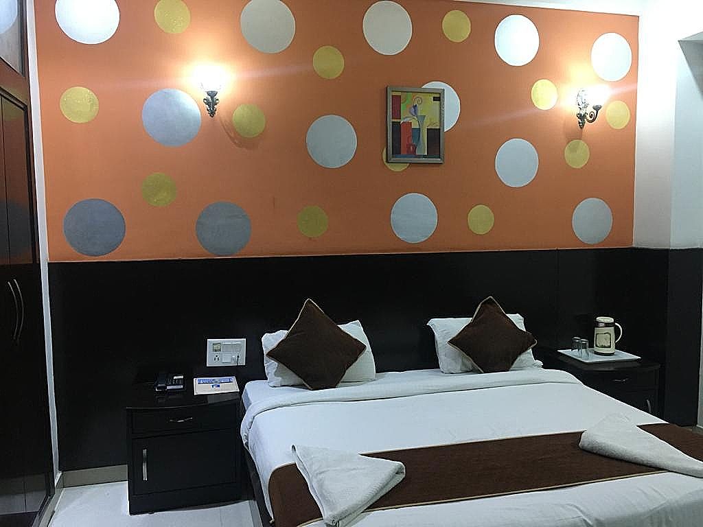 Hotel East Gate Deluxe Room 5