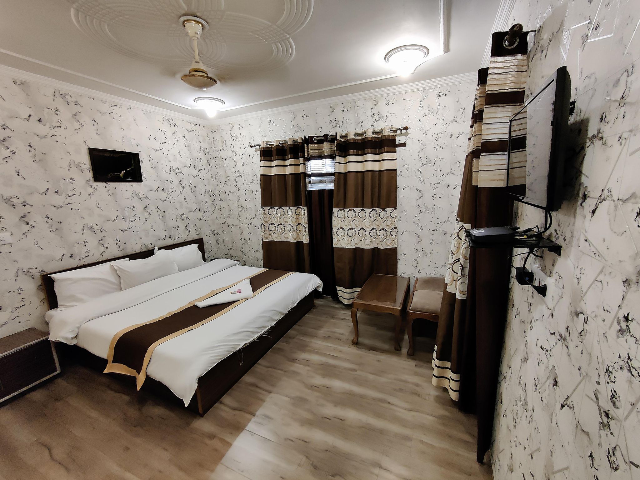 Deluxe Family Room