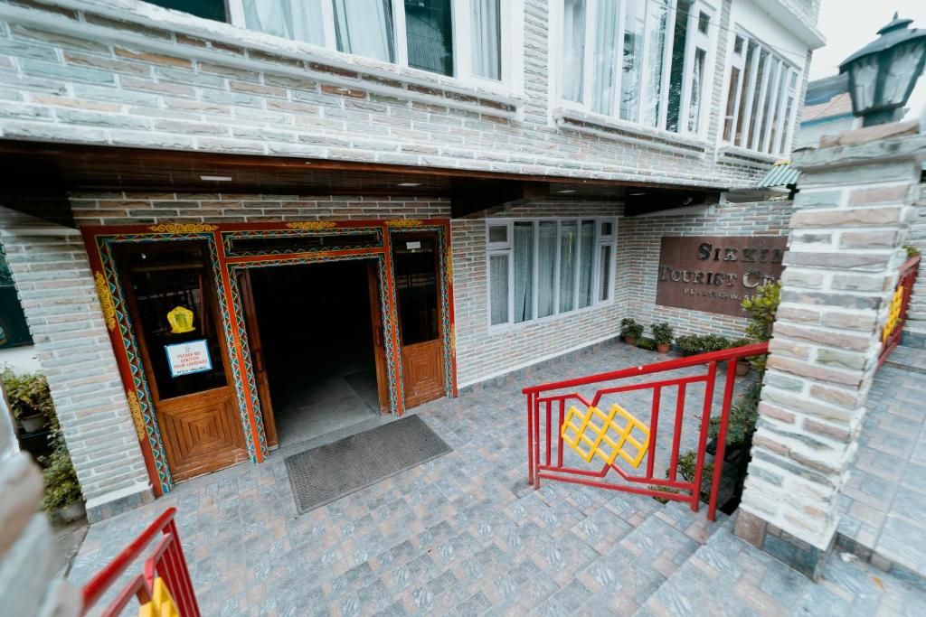 undefined Sikkim Tourist Center 6