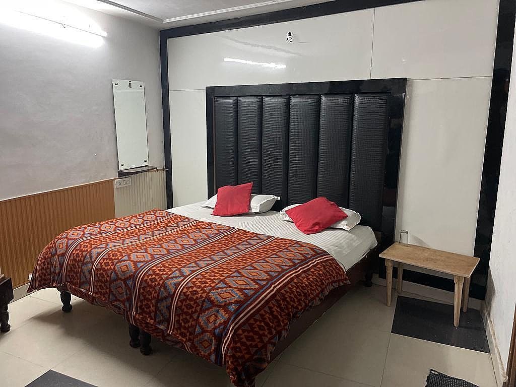 Hotel Ramneek Deluxe Room-Single 3