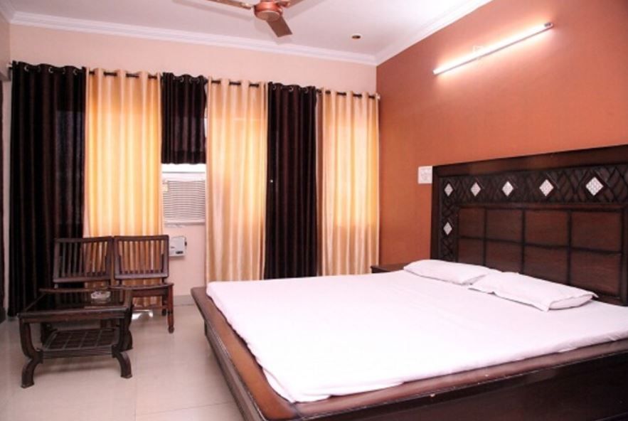 Hotel Punjab Palace Deluxe Room 2