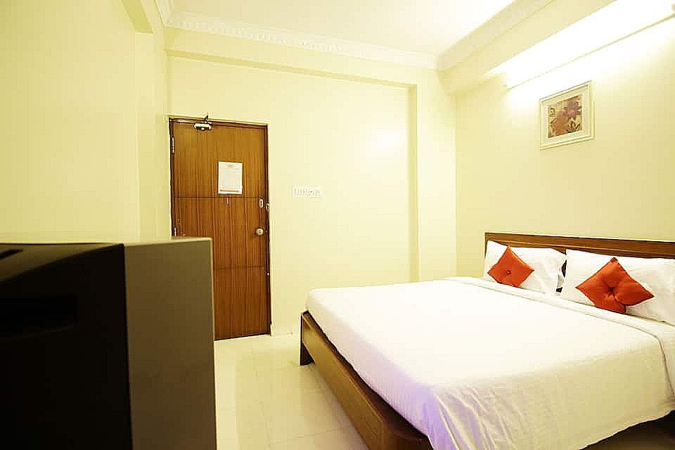 Deluxe Bedroom