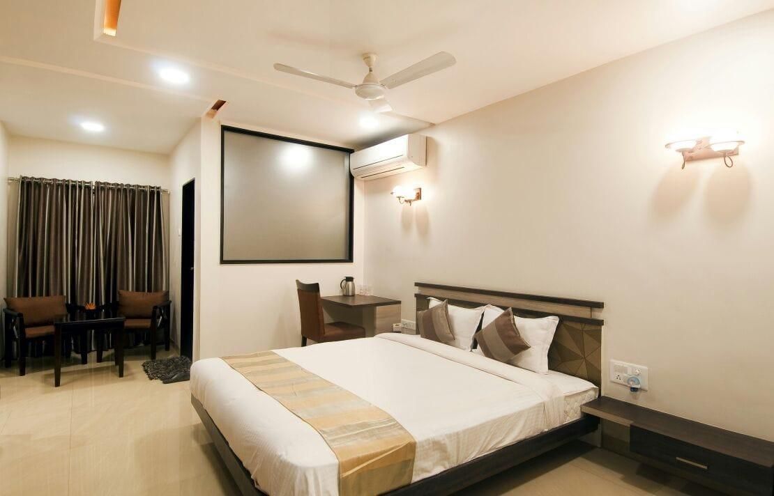Hotel The Sudesh Deluxe Room 5