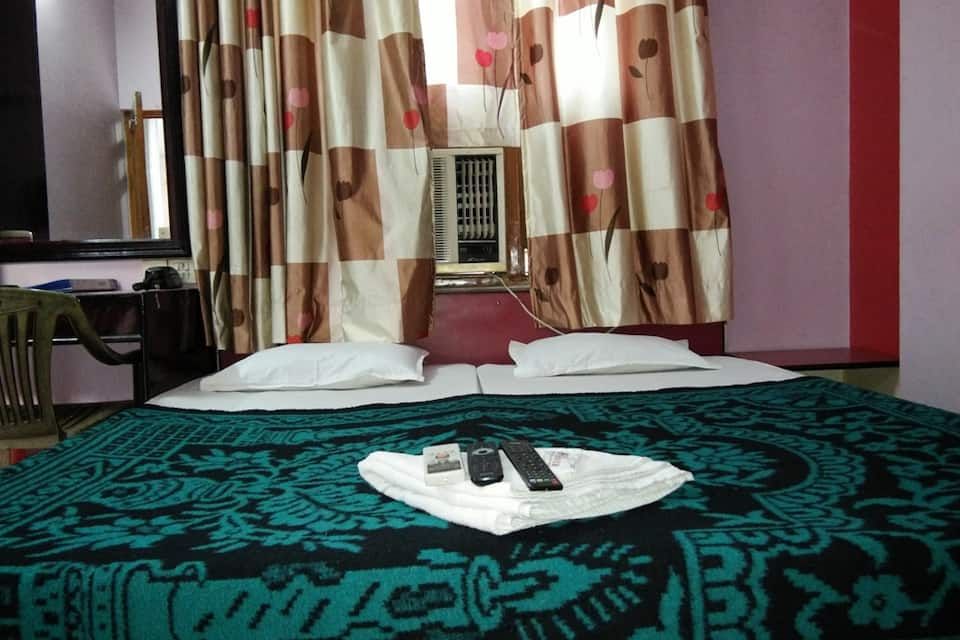Hotel Mayur AC Semi Deluxe 2