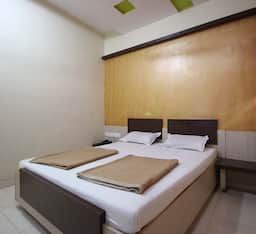 Hotel Sai Varsha Double Bed Non A/C 2