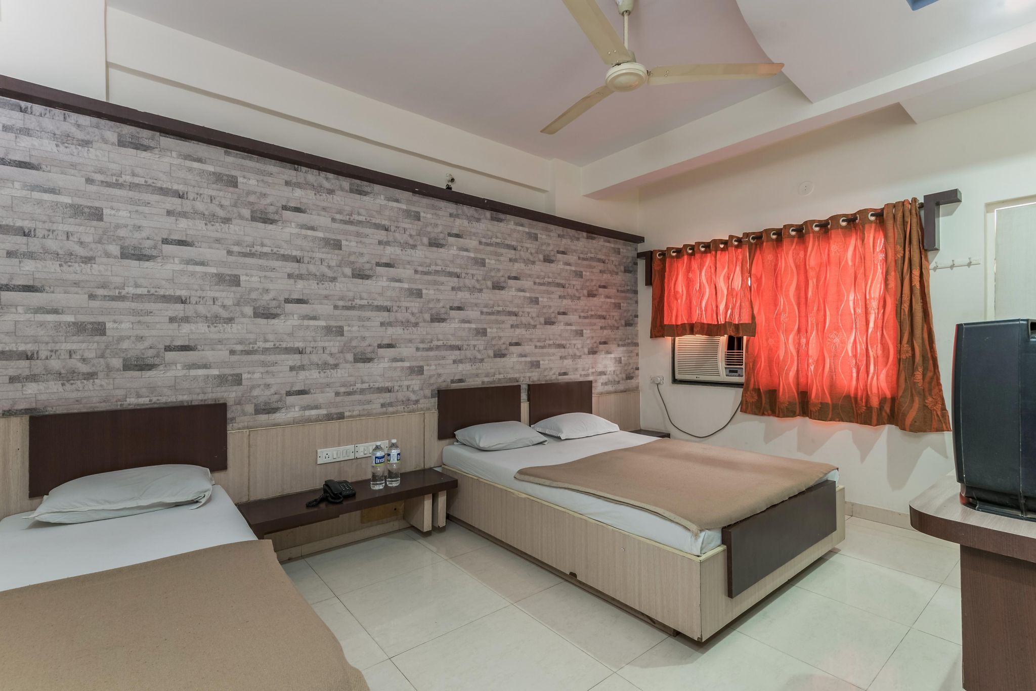 Hotel Sai Varsha Triple Bed Non A/C