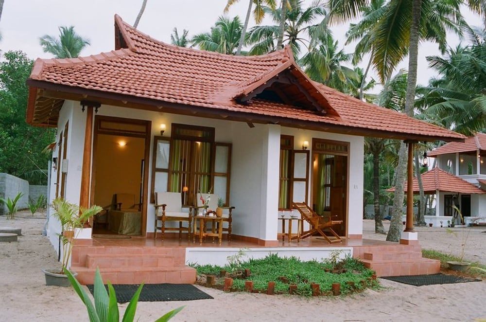 Pozhiyoram Beach Resort