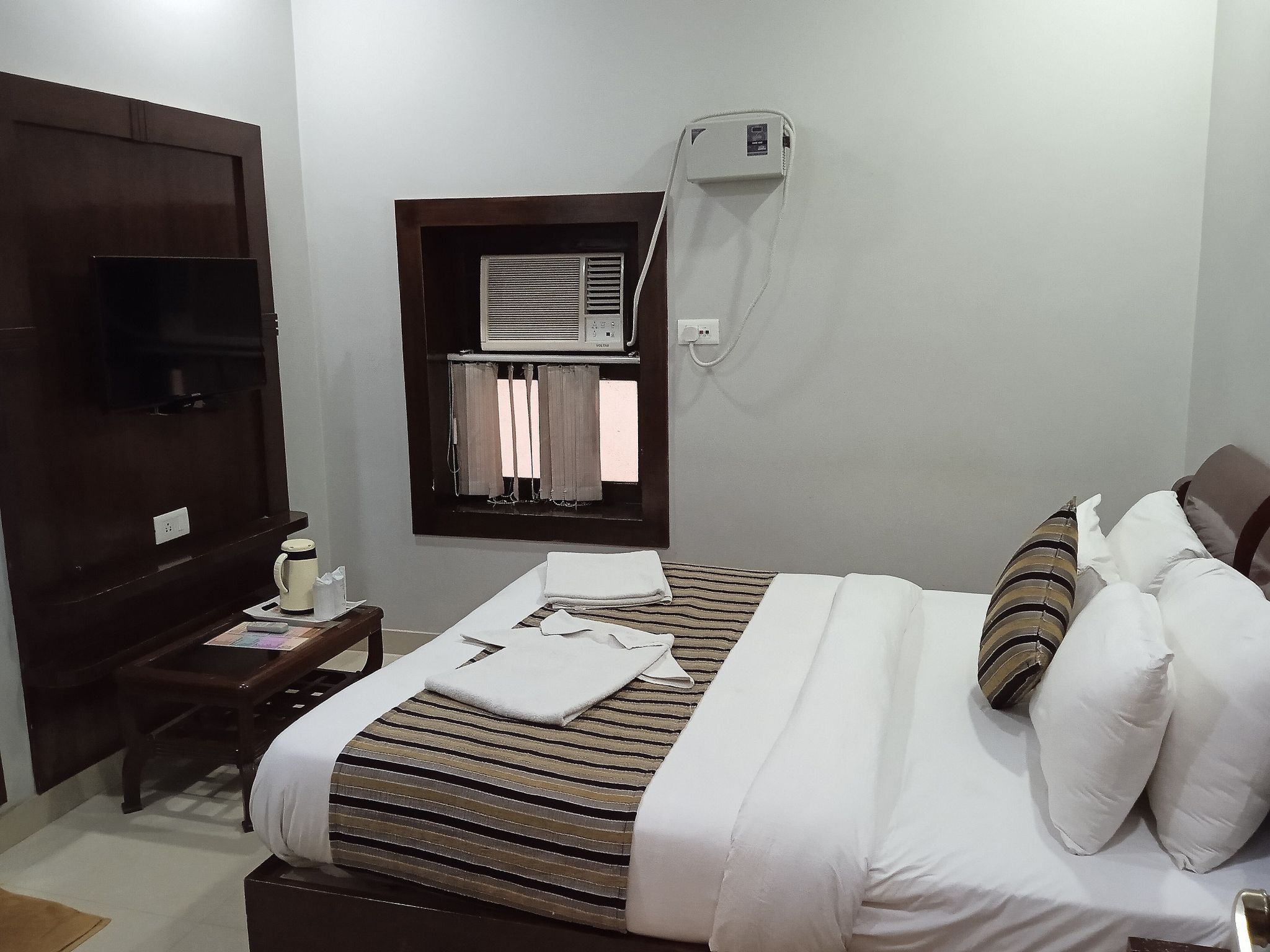 Hotel Krishna ji Standard Room 4