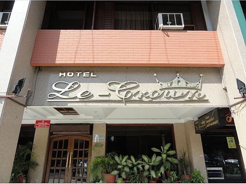 undefined Hotel Le Crown