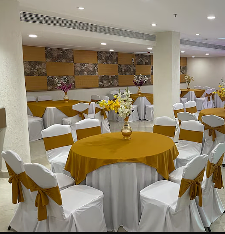 undefined Hotel Le Crown 8
