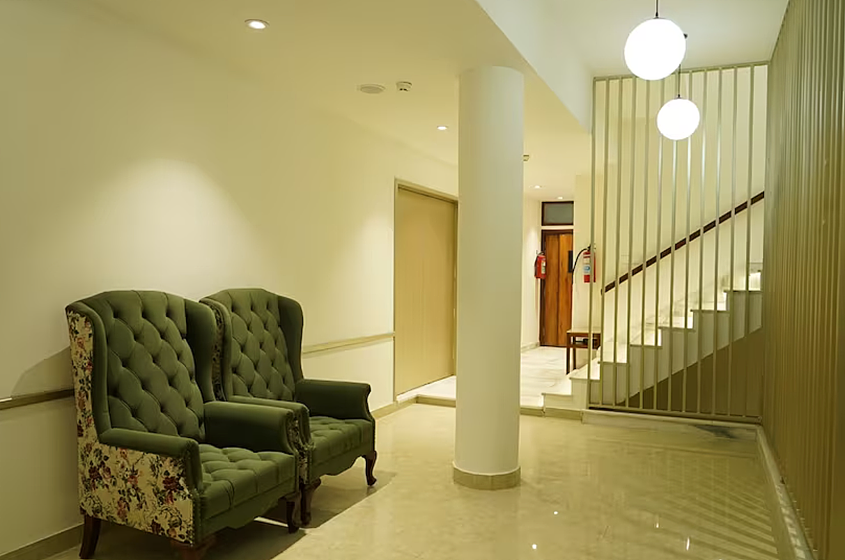 undefined Hotel Le Crown 2