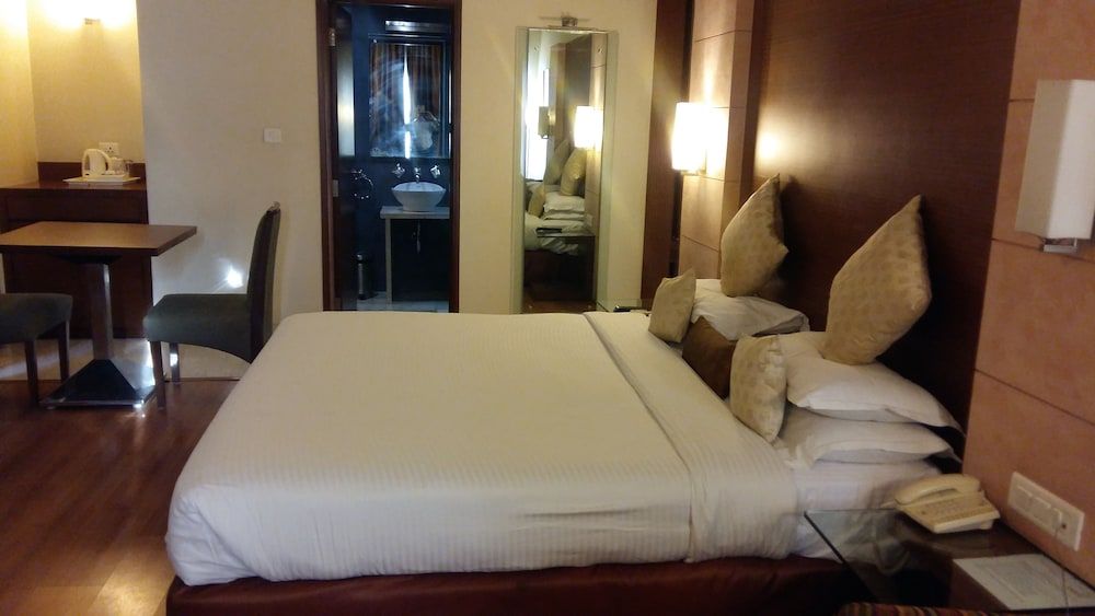 The Horizon Comforts Standard Room, City View 3