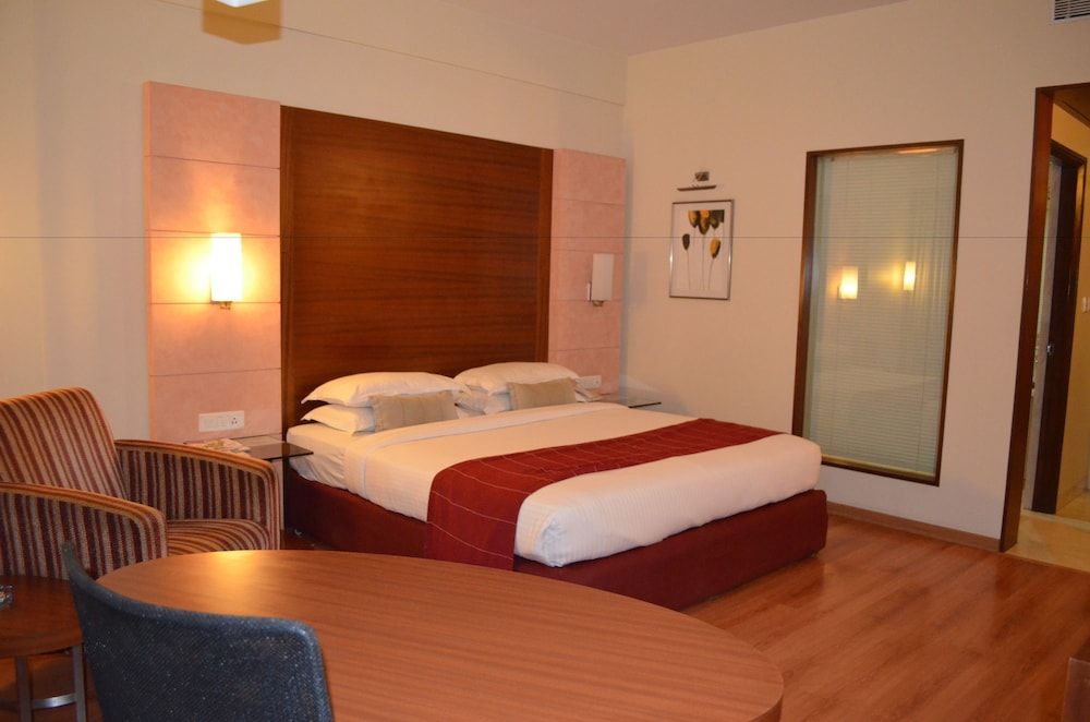 The Horizon Comforts Standard Room, City View 9