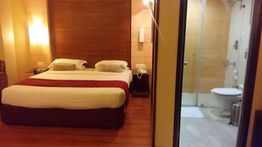 The Horizon Comforts Standard Room, City View 14