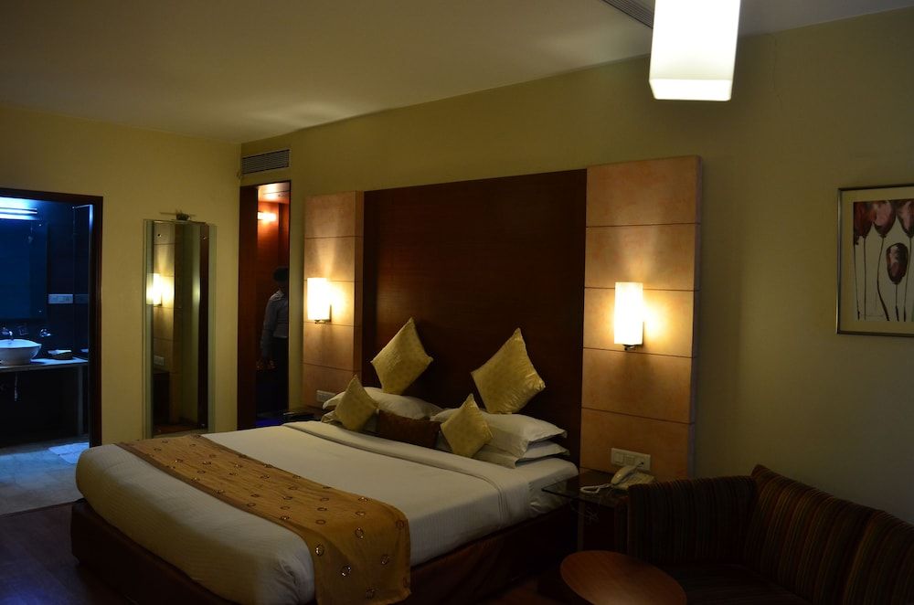 The Horizon Comforts Standard Room, City View 6