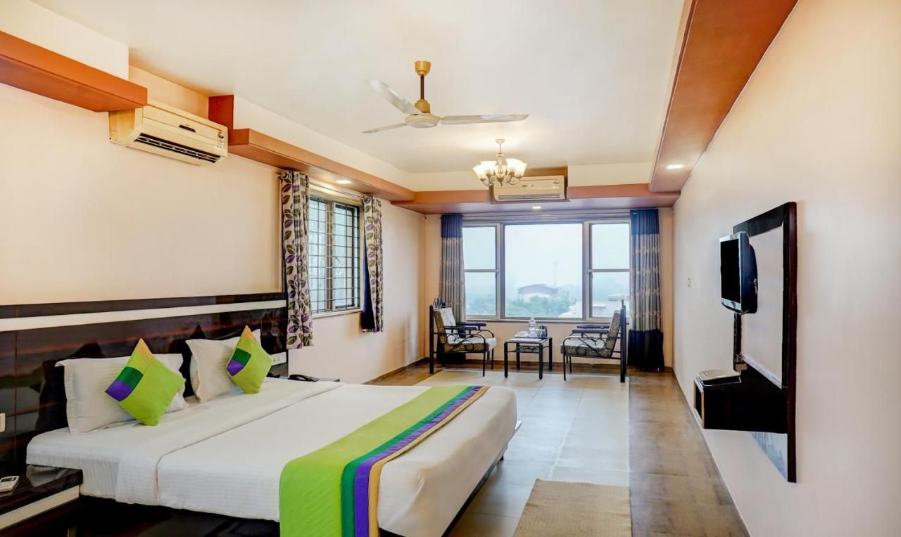 Mountview Resort Super Deluxe AC Room 7