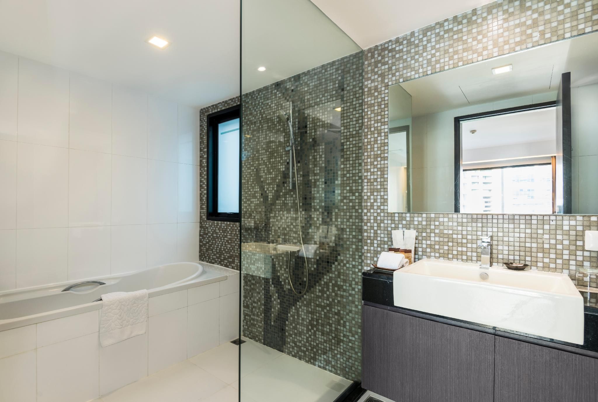 Grand Deluxe One-Bedroom King