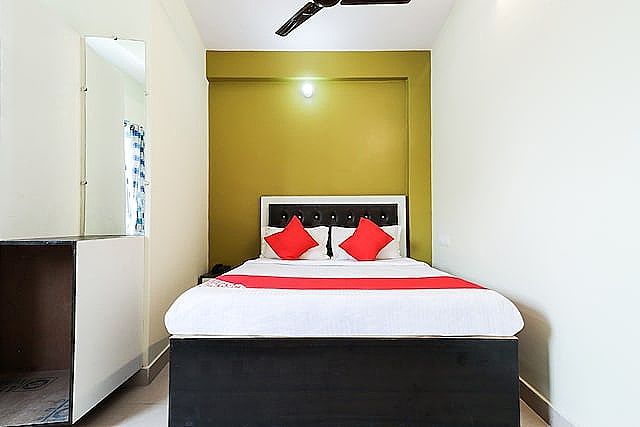Hotel Pragya International Standard Non AC Double Room 2