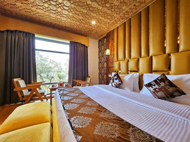 Premier plus Lake view