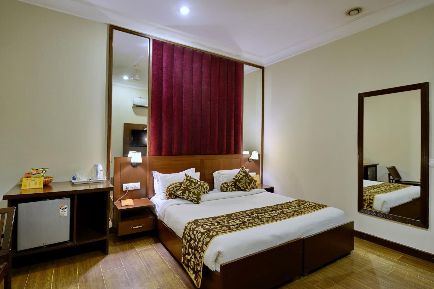 Hotel Kohinoor, Ludhiana Club Room (Couple Friendly) 3