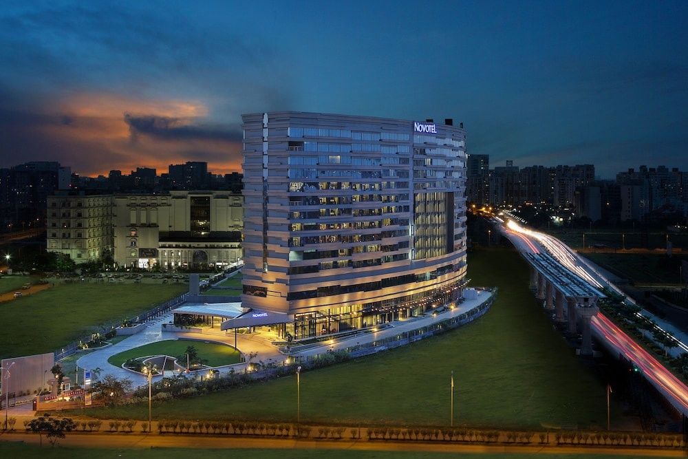 Novotel Kolkata Hotel & Residences Hotel