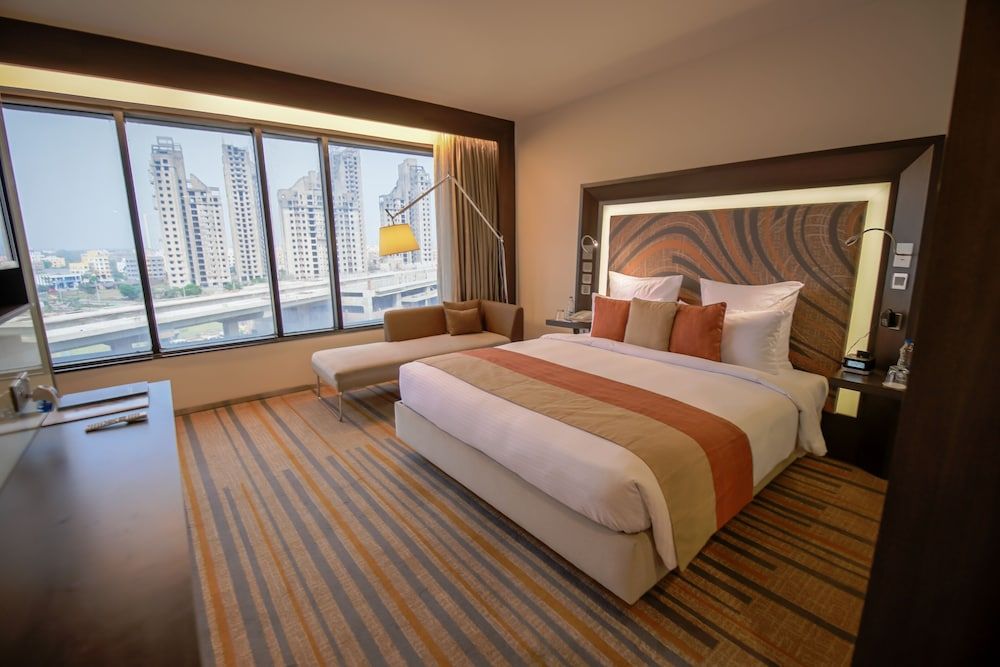 Premier Room, 1 King Bed, Business Lounge Access