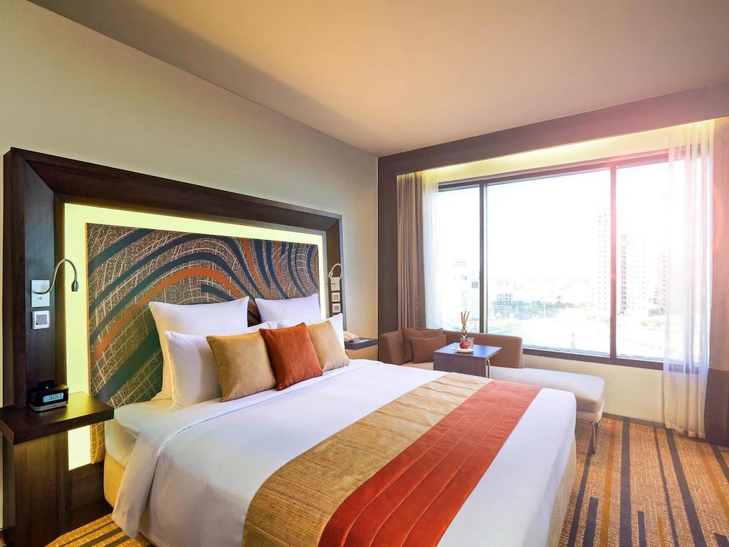 Suite, Premier Lounge Access, Airport Transfers , Laundry, 15 Pct Off on Food & Soft Beverage