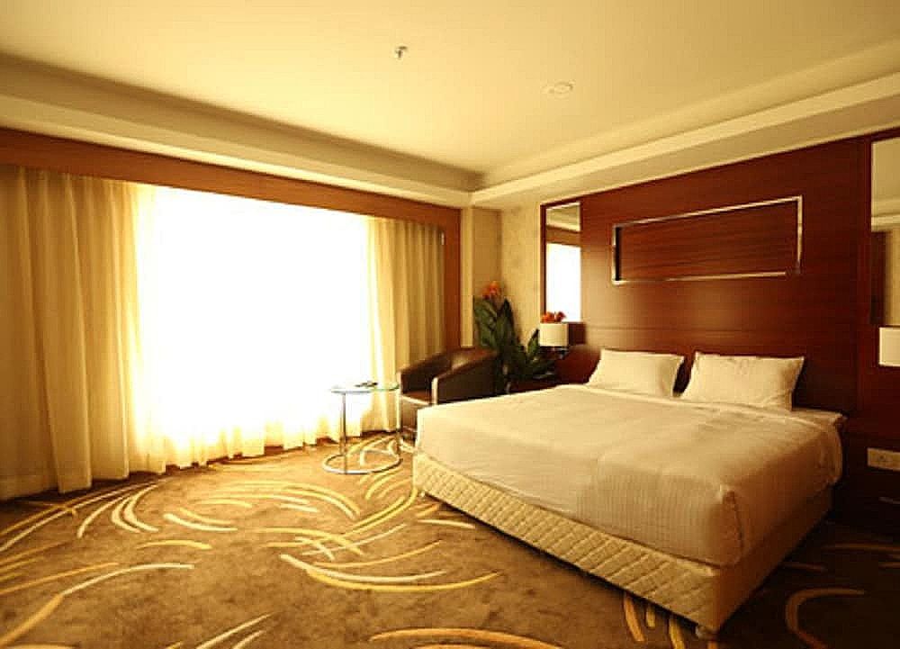 undefined Hotel Chennai Le Palace 4