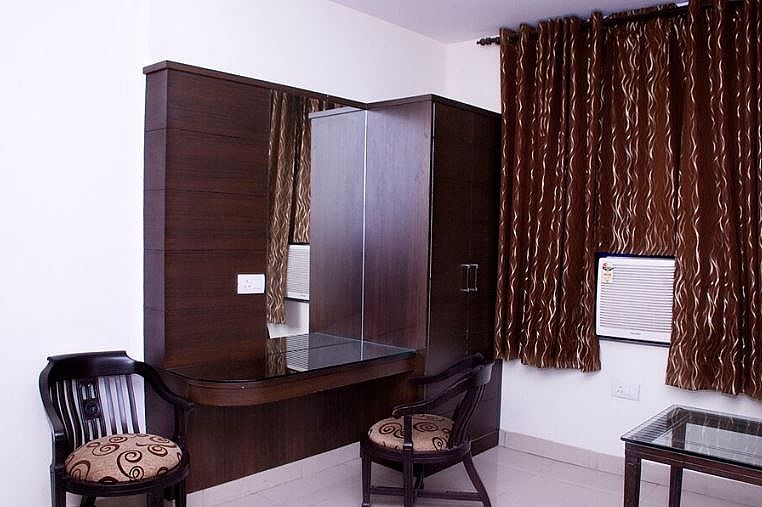 Hotel Raaso Inn GK-1 Deluxe Room 5