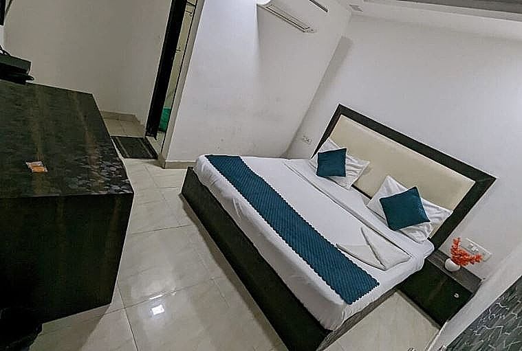 Hotel Raaso Inn GK-1 Deluxe Room 2