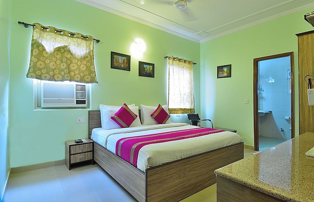 Hotel Persona International Deluxe Double Room 33