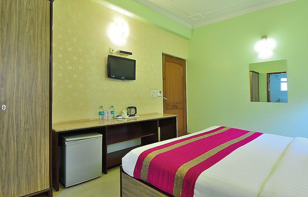 Hotel Persona International Deluxe Double Room 40