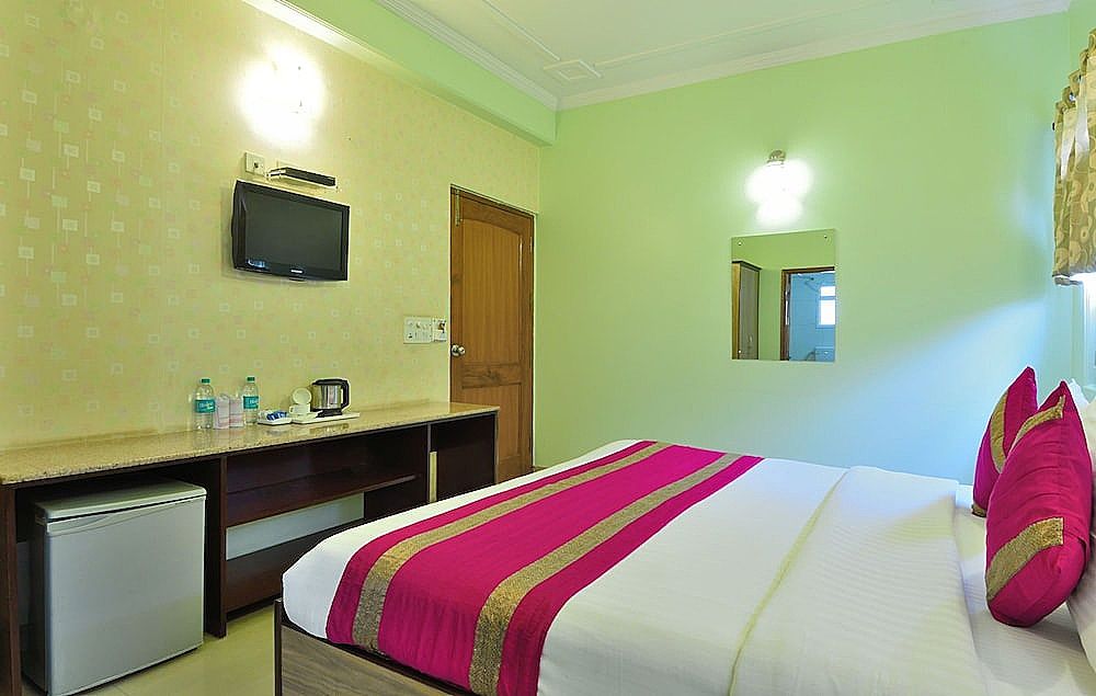 Hotel Persona International Deluxe Double Room 11