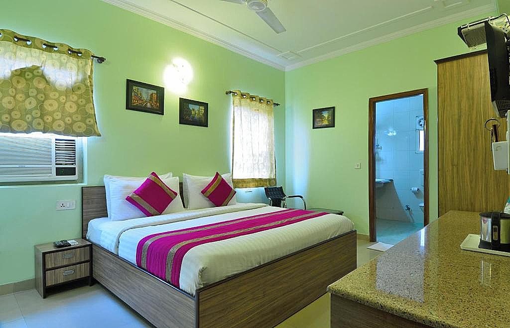 Hotel Persona International Deluxe Double Room 26