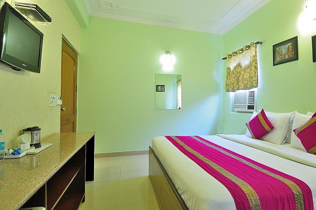 Hotel Persona International Deluxe Double Room 28