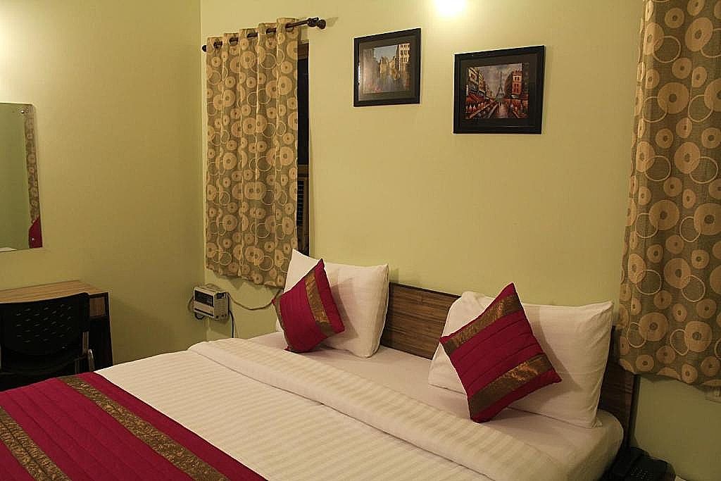 Hotel Persona International Deluxe Double Room 3